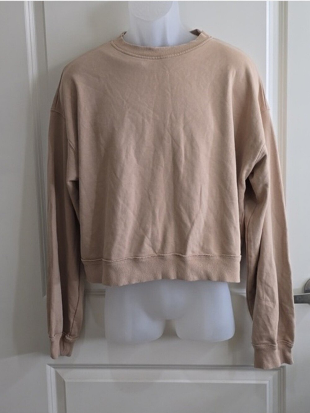 Forever 21 Beige Cropped Crewneck Sweatshirt Size Large